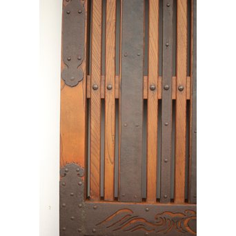 鉄金具尽 波兎と巾着金具 総欅格子蔵戸　W002Y 