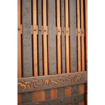 鉄金具尽 波兎と巾着金具 総欅格子蔵戸　W002Y 