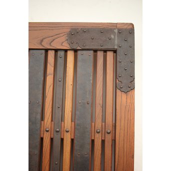 鉄金具尽 波兎と巾着金具 総欅格子蔵戸　W002Y 