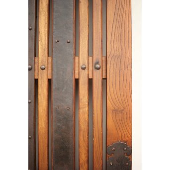 鉄金具尽 波兎と巾着金具 総欅格子蔵戸　W002Y 