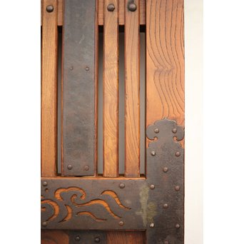 鉄金具尽 波兎と巾着金具 総欅格子蔵戸　W002Y 