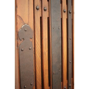 鉄金具尽 波兎と巾着金具 総欅格子蔵戸　W002Y 