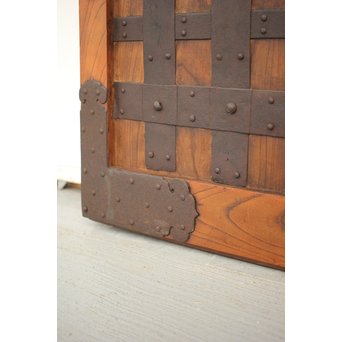 鉄金具尽 波兎と巾着金具 総欅格子蔵戸　W002Y 