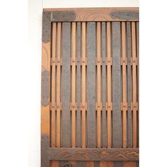 鉄金具尽 波兎と巾着金具 総欅格子蔵戸　W002Y 