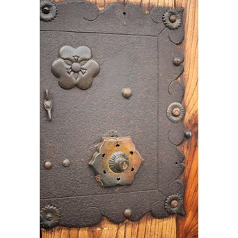 総欅 大金具板蔵戸　W004Y 