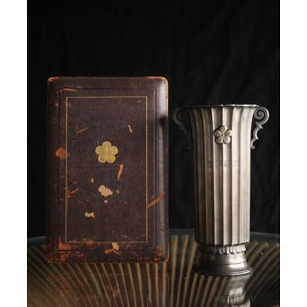 李王家 朝鮮美術 銀記念花瓶 共箱　M228 