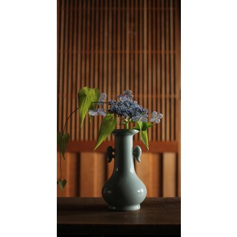 二代 諏訪蘇山 南宋青磁一輪生　P199 