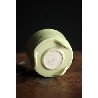 板谷波山風 淡斎作 唐木透蓋 瑪瑙摘 陽刻青磁香炉　P200 