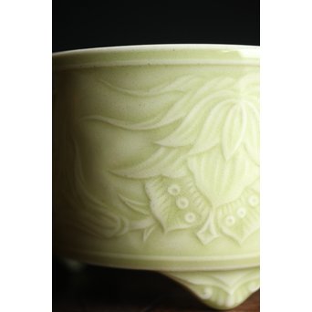 板谷波山風 淡斎作 唐木透蓋 瑪瑙摘 陽刻青磁香炉　P200 