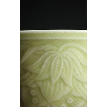 板谷波山風 淡斎作 唐木透蓋 瑪瑙摘 陽刻青磁香炉　P200 