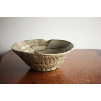 古常滑焼 鉢片口　P202