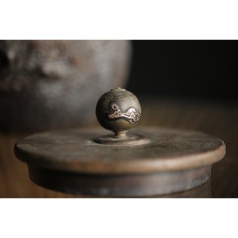 能登川 亀文堂 鳥二匹 波千鳥提手 楼閣山水銀象嵌丸形鉄瓶 湯沸　M239 