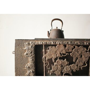 喜道作 川口鋳物か 鉄長火鉢/風炉/香炉と鉄瓶　M243 