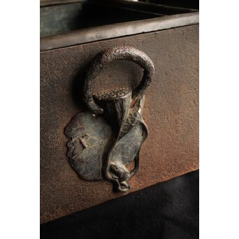 喜道作 川口鋳物か 鉄長火鉢/風炉/香炉と鉄瓶　M243 反対側の環は動きます