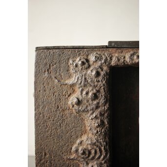 喜道作 川口鋳物か 鉄長火鉢/風炉/香炉と鉄瓶　M243 