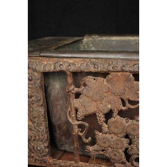 喜道作 川口鋳物か 鉄長火鉢/風炉/香炉と鉄瓶　M243 