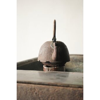 喜道作 川口鋳物か 鉄長火鉢/風炉/香炉と鉄瓶　M243 