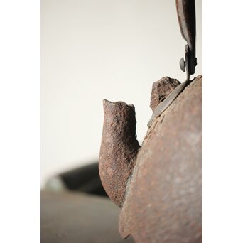 喜道作 川口鋳物か 鉄長火鉢/風炉/香炉と鉄瓶　M243 注ぎ口割れ