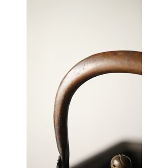 喜道作 川口鋳物か 鉄長火鉢/風炉/香炉と鉄瓶　M243 