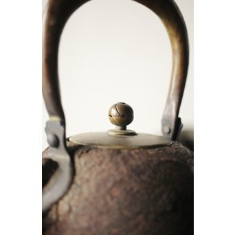 喜道作 川口鋳物か 鉄長火鉢/風炉/香炉と鉄瓶　M243 