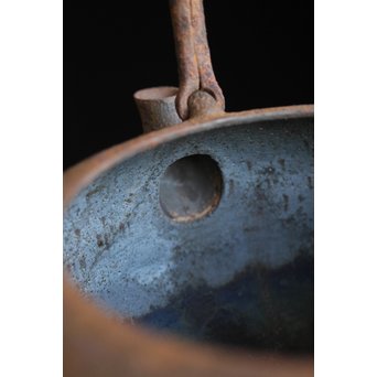 南部名人 釜師 小泉仁左エ門 虫食手平丸型鉄瓶　M244 