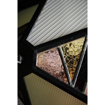 多面体ステンドグラスの照明　A2024Y 