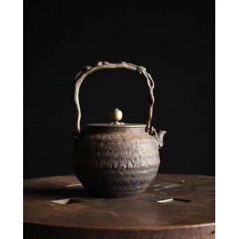 亀文堂 芋頭 小振 鉄瓶 湯沸 拙家琵琶湖有東 底款 霊芝古木提手　M245