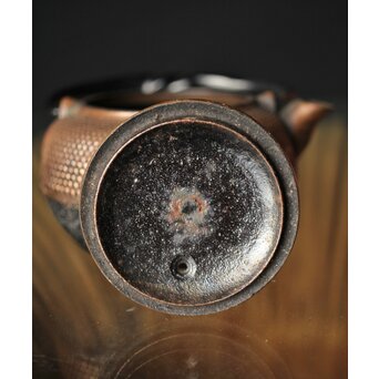 南部岩鋳釜師 清末作 純砂鉄/捻提手/霰紋平丸形急須/小鉄瓶　M250 