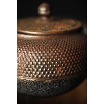 南部岩鋳釜師 清末作 純砂鉄/捻提手/霰紋平丸形急須/小鉄瓶　M250 