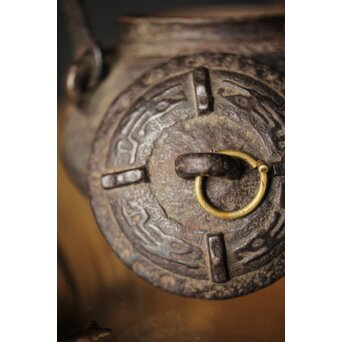 初代 秦蔵六造 銅環摘 鉄共蓋 双龍紋様 獣口形 鉄瓶/湯沸　M251 