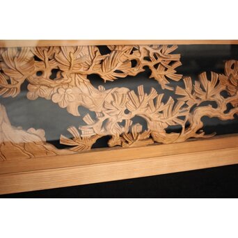 曲雲銘 井波 ガラス入中型松木彫欄間　R0074 ガラス面とはいえ　両面彫です