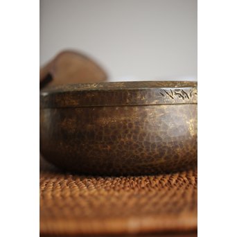 金谷五郎三郎 鎚目霊芝彫ヤンポ/蓋物　M253 