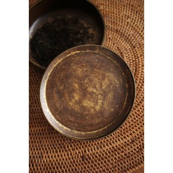 金谷五郎三郎 鎚目霊芝彫ヤンポ/蓋物　M253 