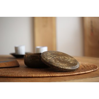 金谷五郎三郎 鎚目霊芝彫ヤンポ/蓋物　M253