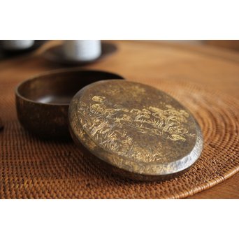 金谷五郎三郎 鎚目霊芝彫ヤンポ/蓋物　M253 