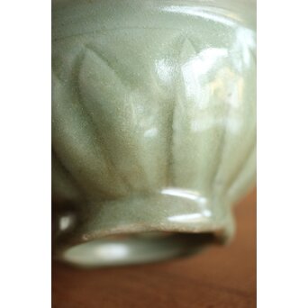 中国陶磁 龍泉窯青磁写 蓮弁紋青磁茶碗　P222 