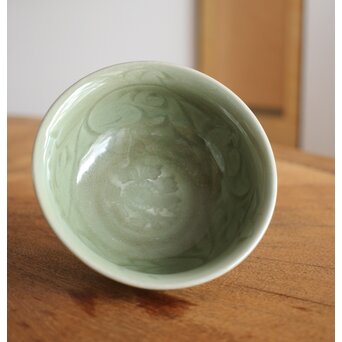 中国陶磁 龍泉窯青磁写 蓮弁紋青磁茶碗　P222 