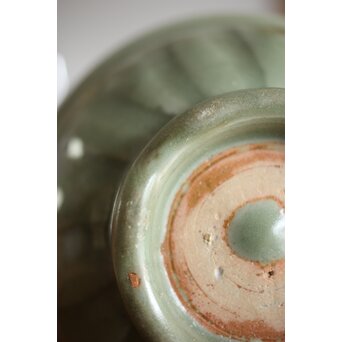 中国陶磁 龍泉窯青磁写 蓮弁紋青磁茶碗　P222 