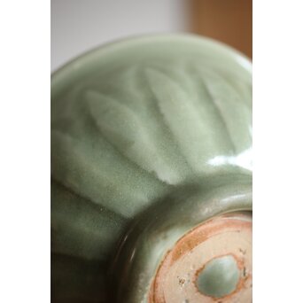 中国陶磁 龍泉窯青磁写 蓮弁紋青磁茶碗　P222 