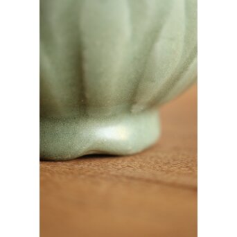 中国陶磁 龍泉窯青磁写 蓮弁紋青磁茶碗　P222 