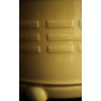 帝室技芸員 三代 清風与平  黄玓磁算木瓶掛　P224 