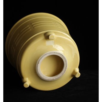 帝室技芸員 三代 清風与平  黄玓磁算木瓶掛　P224 