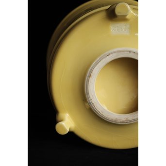 帝室技芸員 三代 清風与平  黄玓磁算木瓶掛　P224 