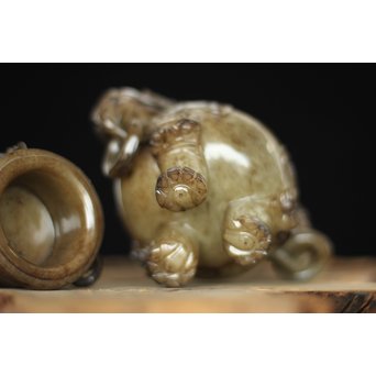 玉彫 獅子 蓋物香炉　U242 