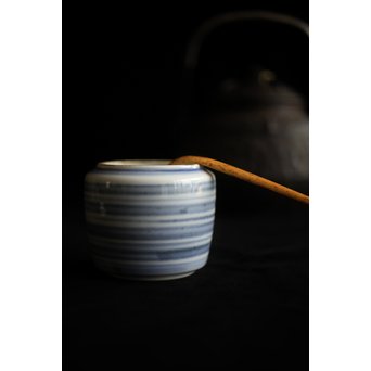 富本憲吉 輪線染付茶入　P228 