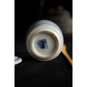 富本憲吉 輪線染付茶入　P228 