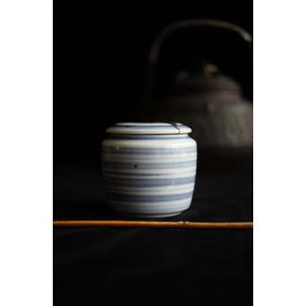 富本憲吉 輪線染付茶入　P228 