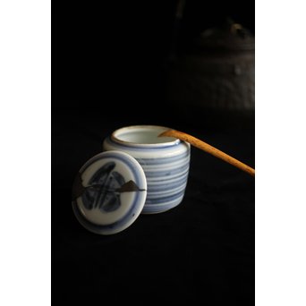 富本憲吉 輪線染付茶入　P228 