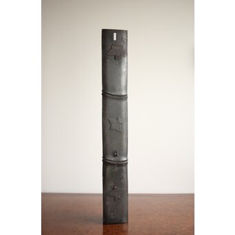 明戈(花押)作 竹雀意匠 鉄垂撥 短冊掛　M251 