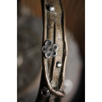 亀文堂 日本梅泉 饕餮紋蓋 象嵌鉄瓶　 M253 